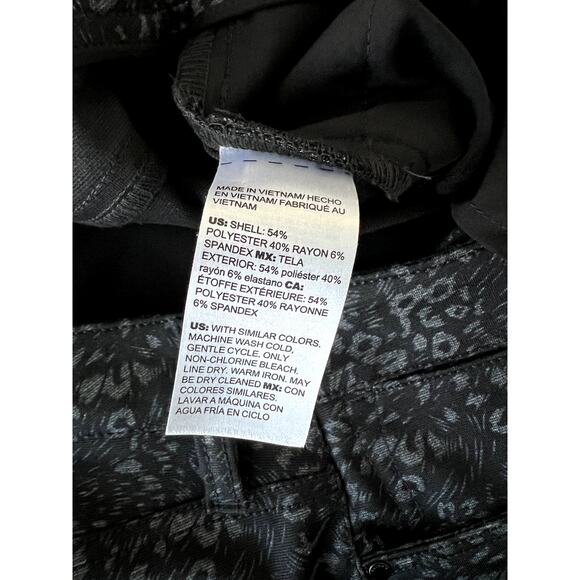 Chico's Slim Leg Ponte Pant 4 Pocket Black Grey Leopard Animal Print 2 NWT - Picture 7 of 7